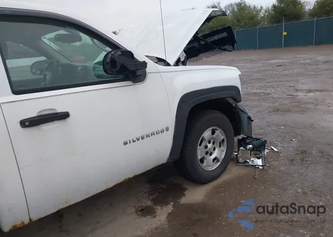 2008 Chevrolet Silverado 1500 Work Truck z USA, uszkodzony, nr VIN 1GCEC14X78Z175850